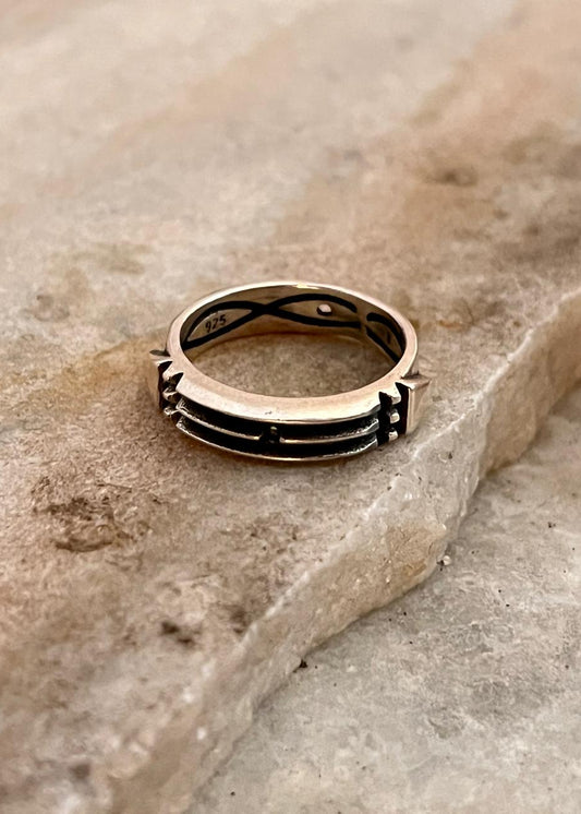 Contemporary 925 sterling silver mystic nomad path ring