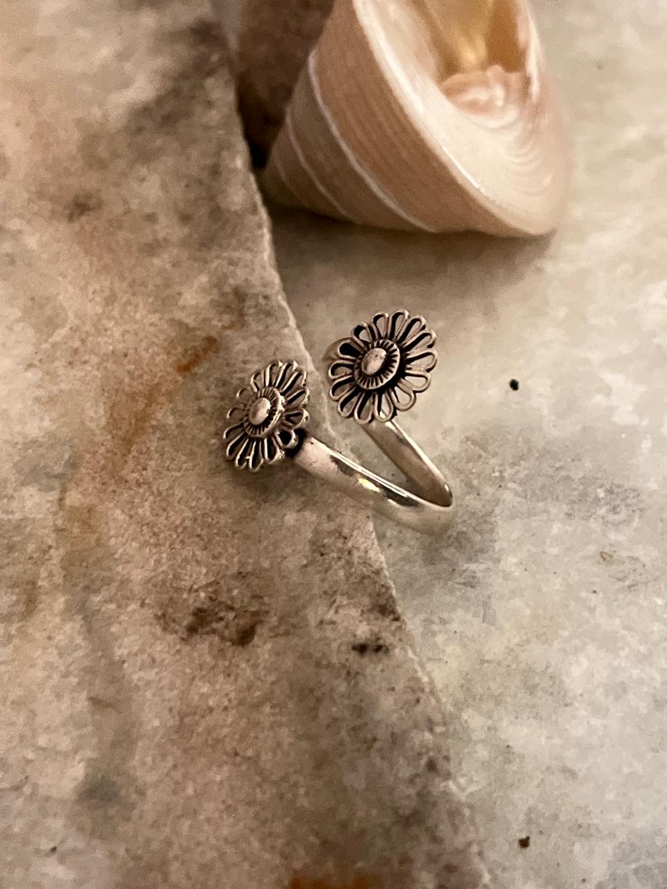 Phool Antique Flower Handcrafted Adjustable 925 Sterling Silver Ring