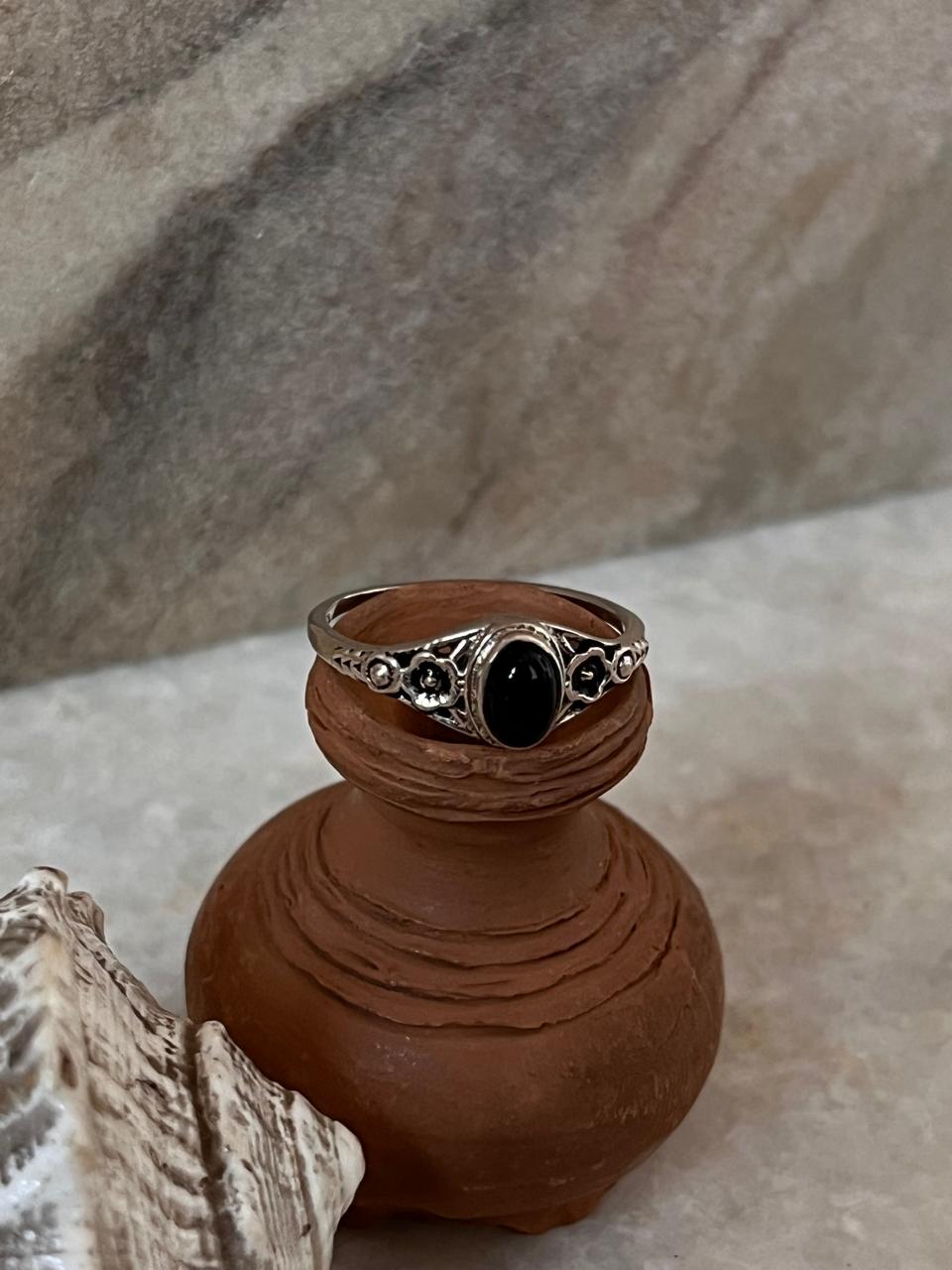 Black Onyx Flower 925 Sterling Silver Ring