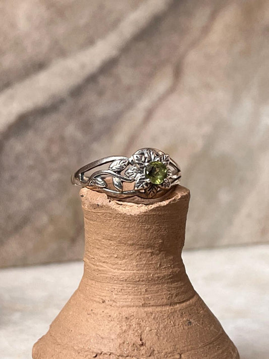 Peridot Forest 925 Sterling Silver Ring