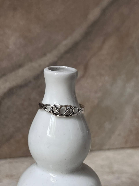 Small Celtic Knot 925 Sterling Silver Ring