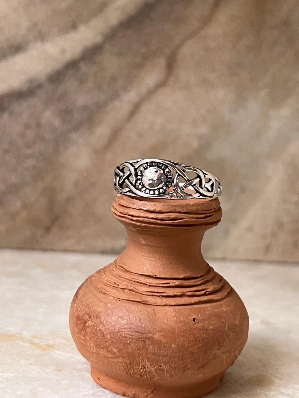 Surya Celtic Knot 925 Sterling Silver Ring