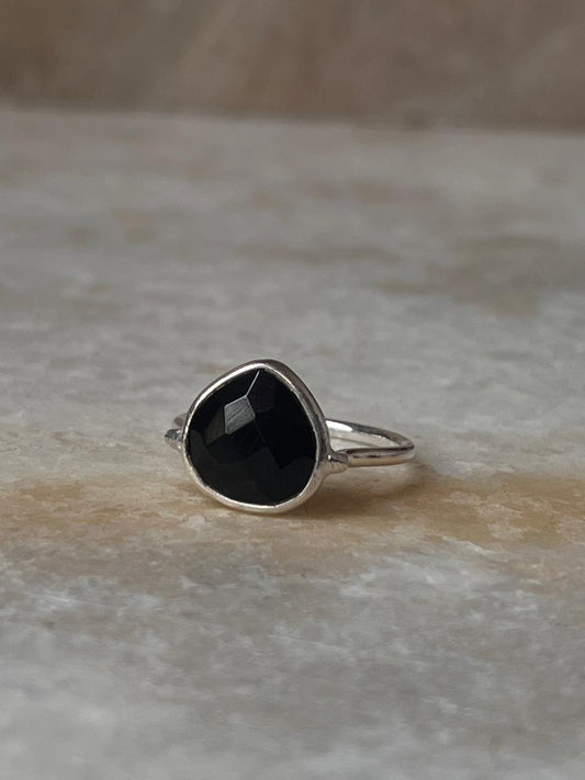 Black Onyx Heart Faceted 925 Sterling Silver Ring