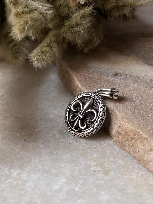 Fleur De Lis 925 Sterling Silver Pendant for Men and Women  