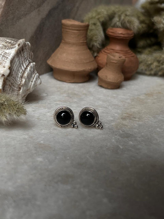 Handcrafted silver rawa earrings with black onyx gemstone