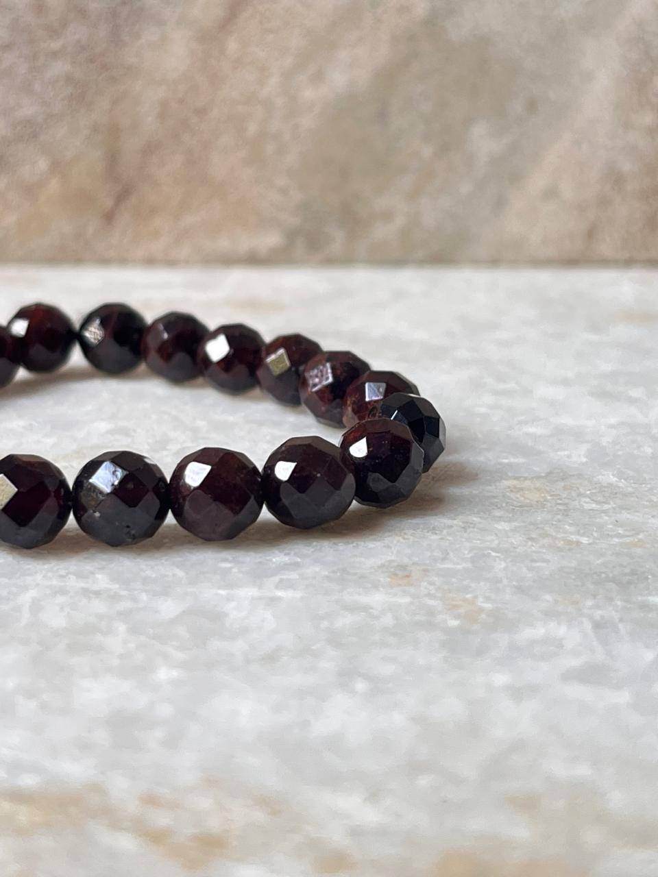 Elegant garnet bracelet with faceted natural crystal beads