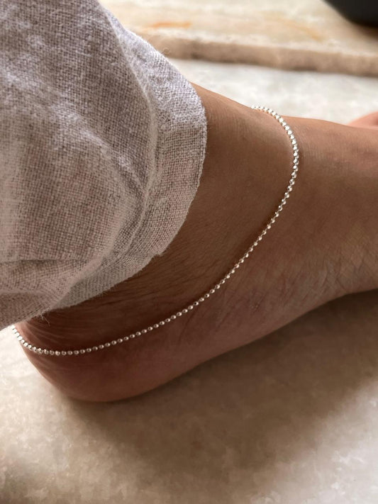 Delicate shiny dot chain anklet for women