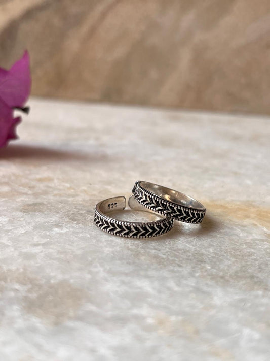 V engraved pure 925 sterling silver toe ring  