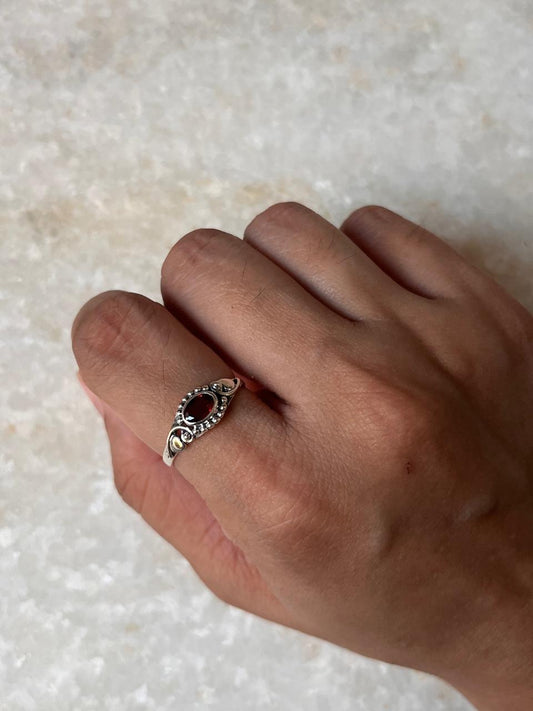 Garnet Oval Rawa Boho 925 Sterling Silver Ring