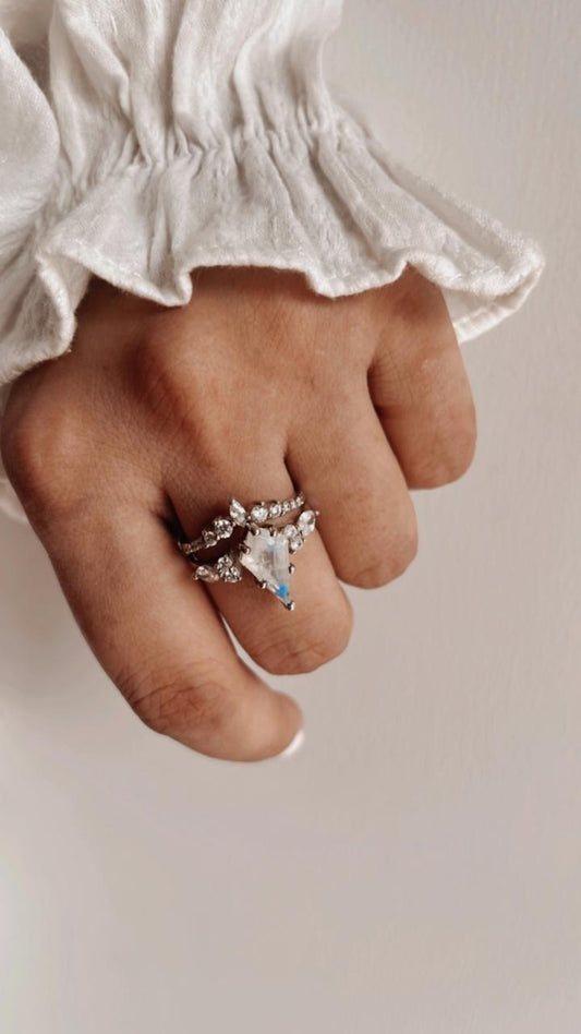 Moonstone Set Solitare 925 Sterling Silver Ring