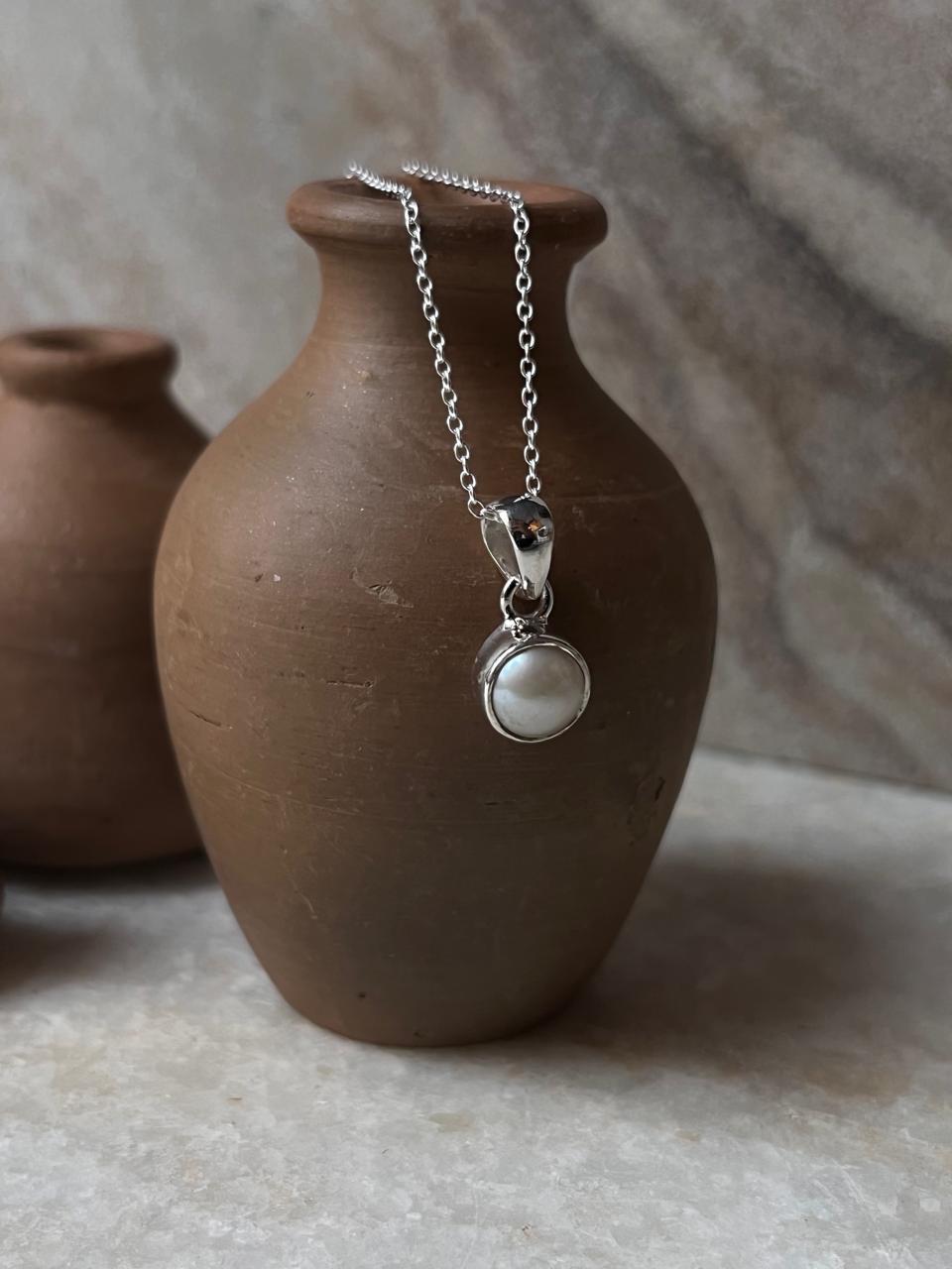 925 Silver Pendant with Round Fresh Water Pearl  