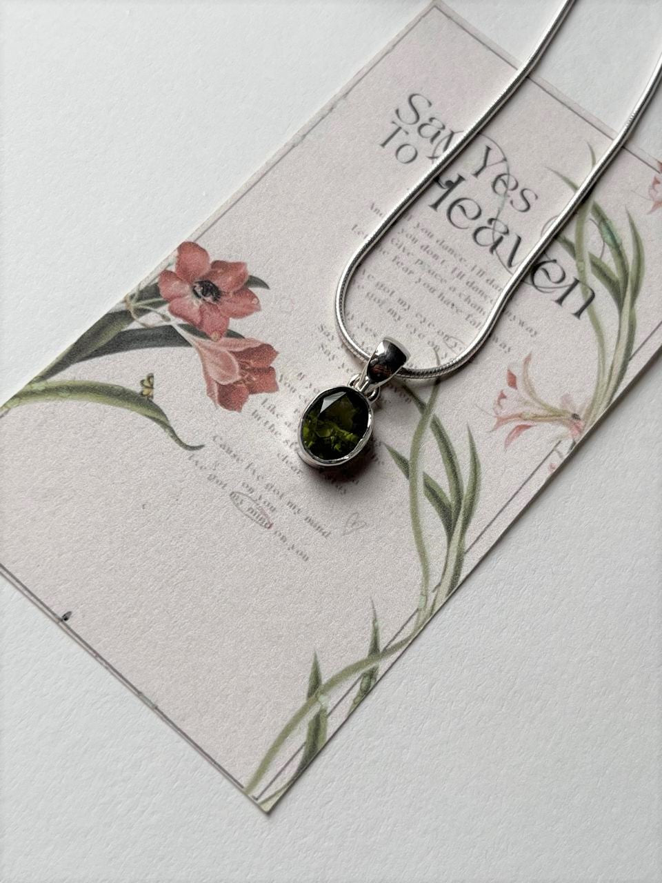 925 Sterling Silver Pendant with Oval Peridot Gemstone  