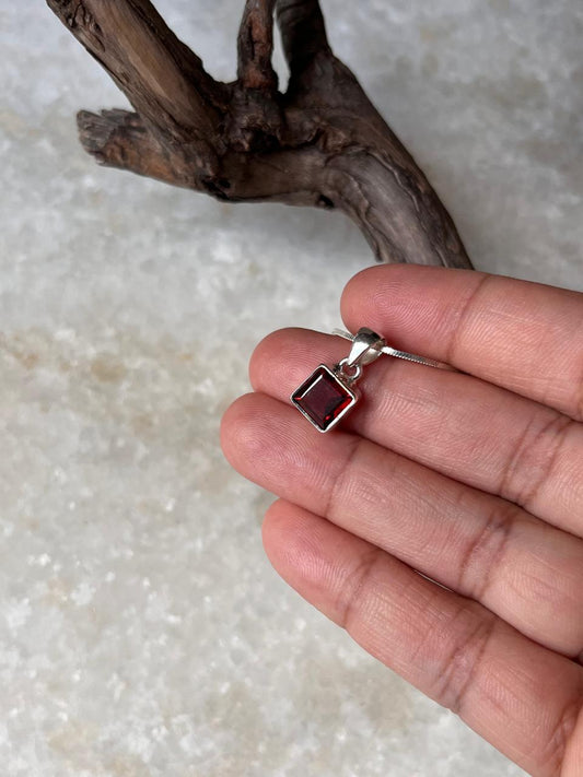 Garnet Square 925 Sterling Silver Unisex Pendant