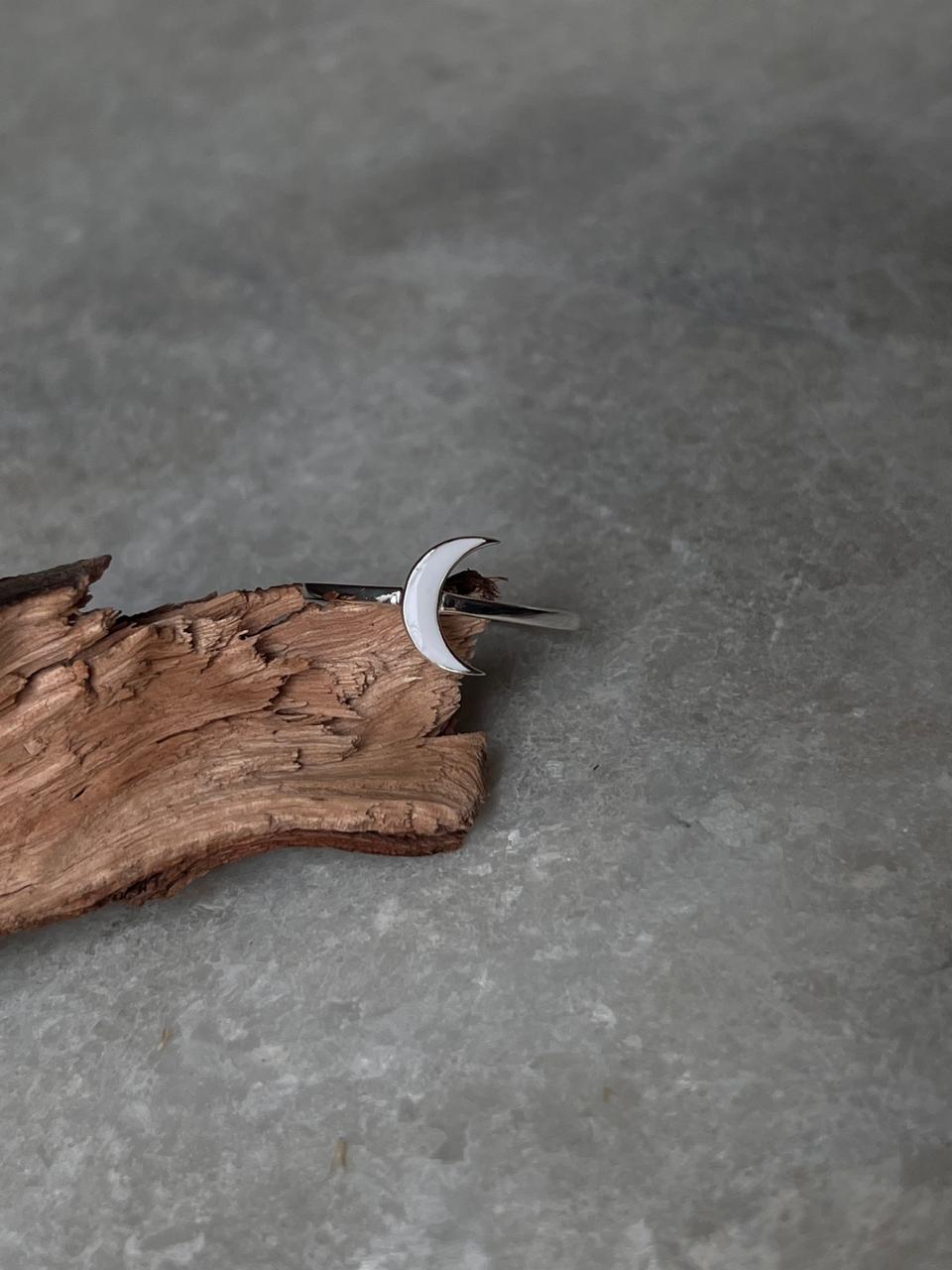 White Enamel Crescent Moon 925 Sterling Silver Ring