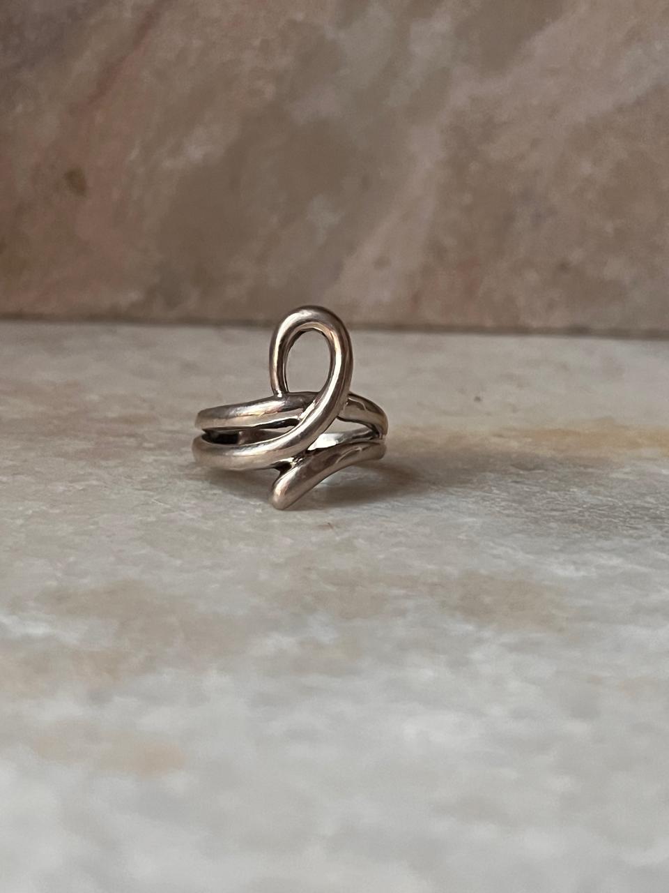 925 sterling silver ring with artistic knot design  