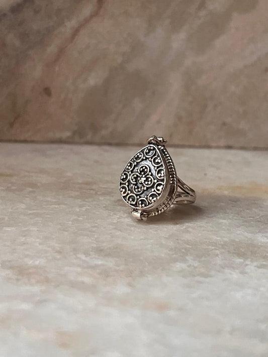 Plain Antique Poisen /Storage 925 Sterling Silver Ring