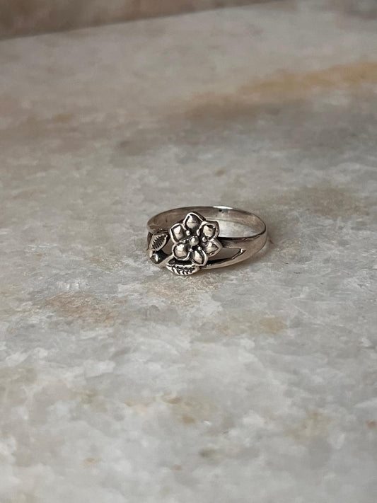 Flower and leaf design 925 sterling silver ring  