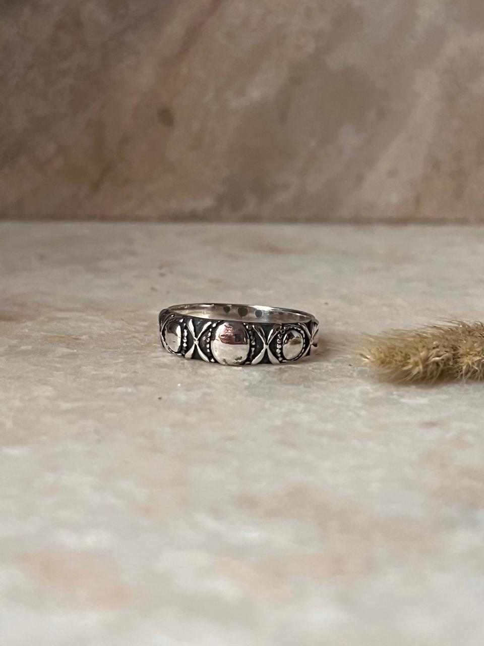 Tribal Rawa Dot Band 925 Sterling Silver Ring