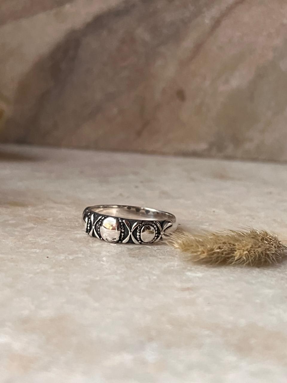 Tribal Rawa Dot Band 925 Sterling Silver Ring