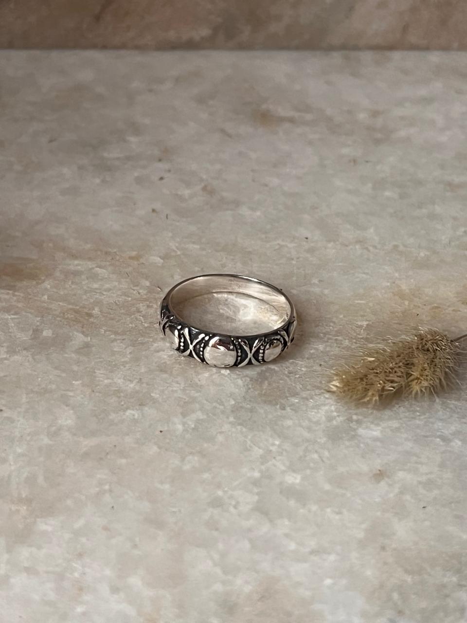 Tribal Rawa Dot Band 925 Sterling Silver Ring
