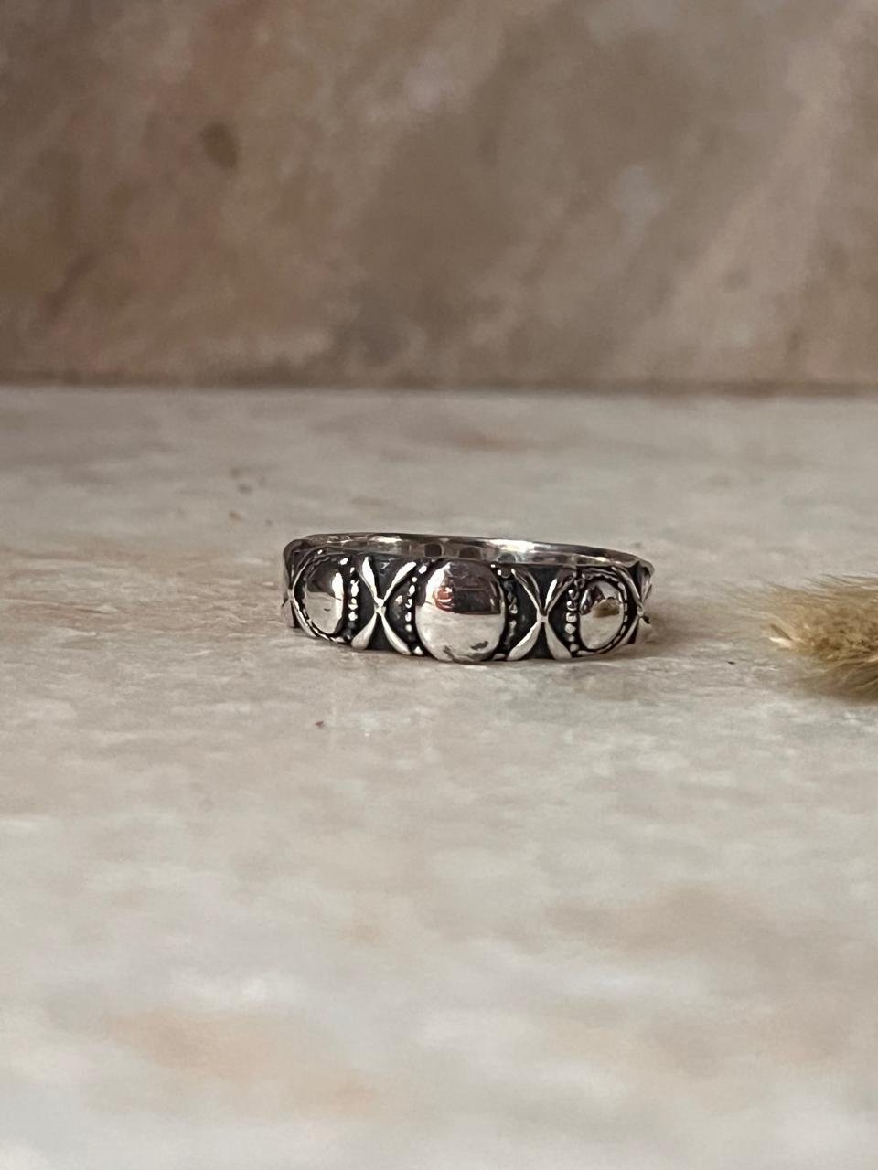 Tribal Rawa Dot Band 925 Sterling Silver Ring