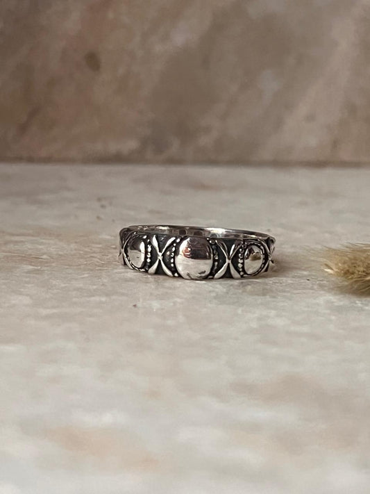 Tribal Rawa Dot Band 925 Sterling Silver Ring