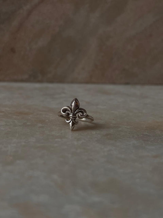 Tiny Fleur-De-Lis 925 Sterling Silver Ring