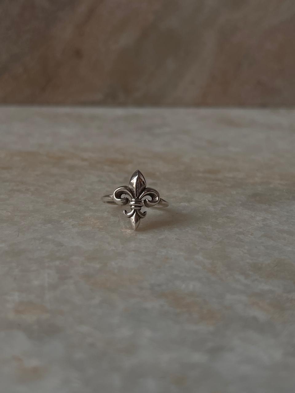 Tiny Fleur-De-Lis 925 Sterling Silver Ring