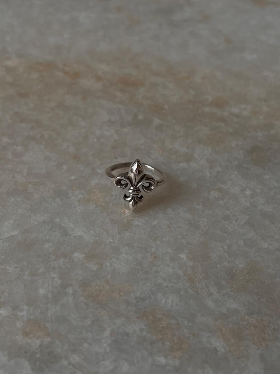 Tiny Fleur-De-Lis 925 Sterling Silver Ring