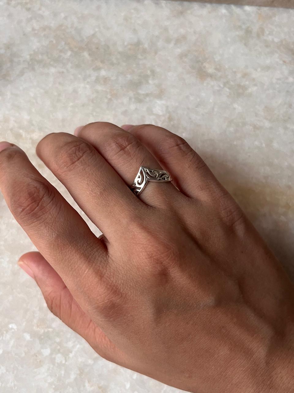 V/ Chevron Vintage Filigree 925 Sterling Silver Ring