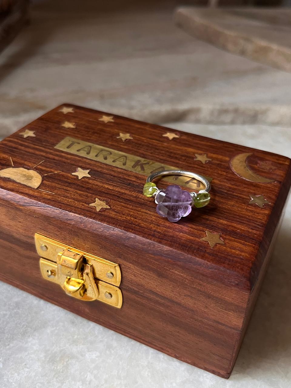 925 Sterling silver ring featuring amethyst and peridot