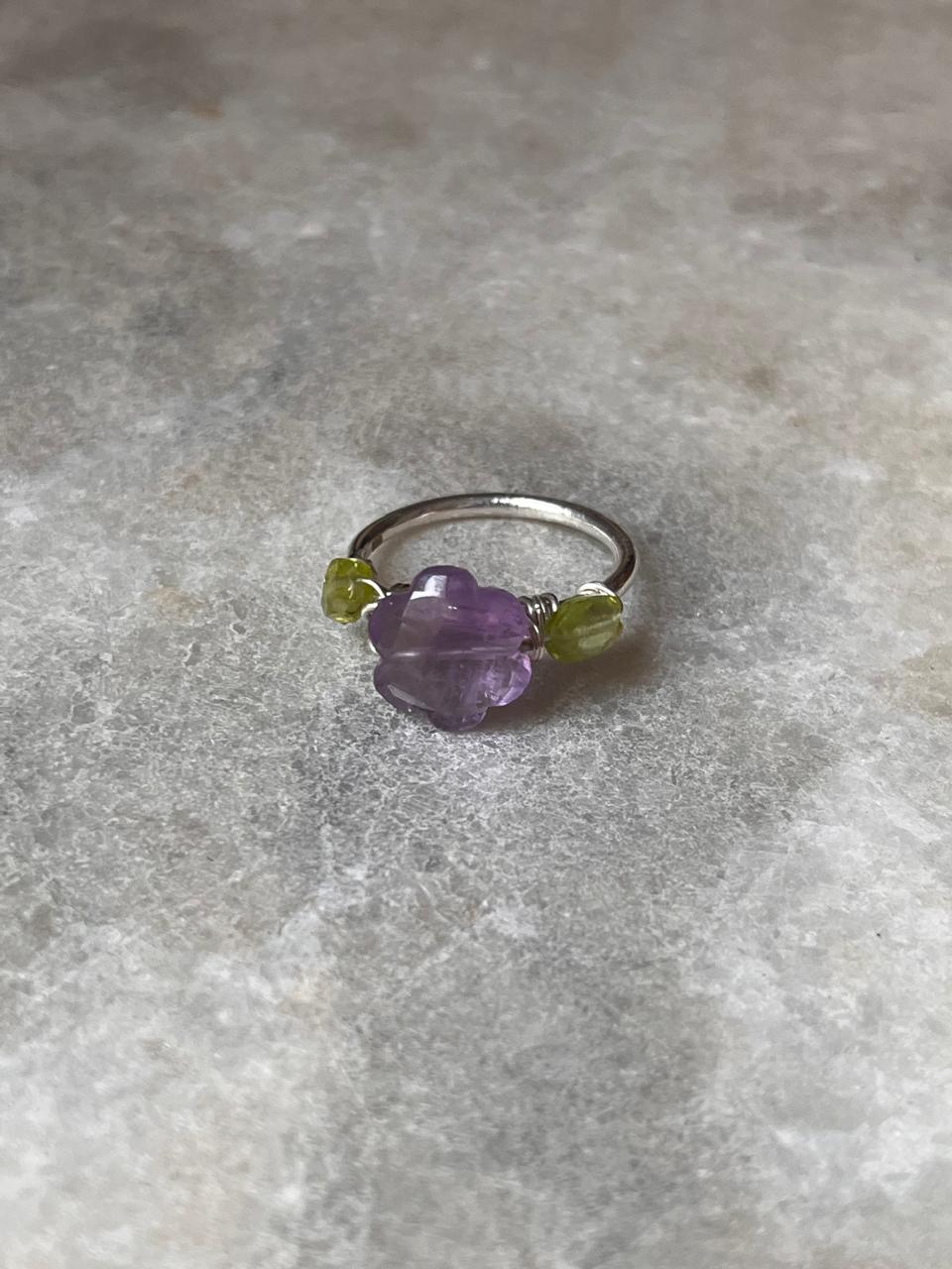 Wire wrapped 925 Sterling Silver ring with amethyst flower and peridot crystal