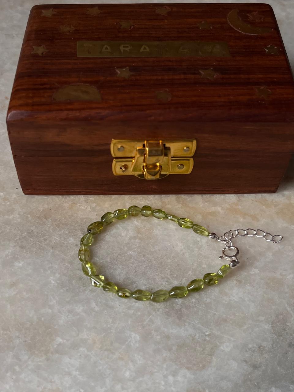 Peridot Oval Crystal 925 Sterling Silver Bracelet