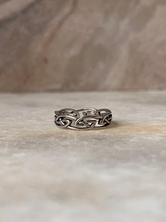 Celtic Knot Full Band 925 Sterling Silver Ring close-up  