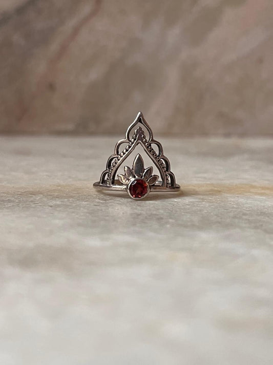 Garnet Crown Boho 925 Sterling Silver Ring close-up  