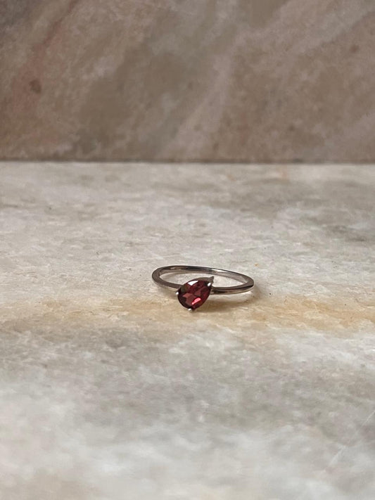 Garnet Pear Cut Solitaire 925 Sterling Silver Ring