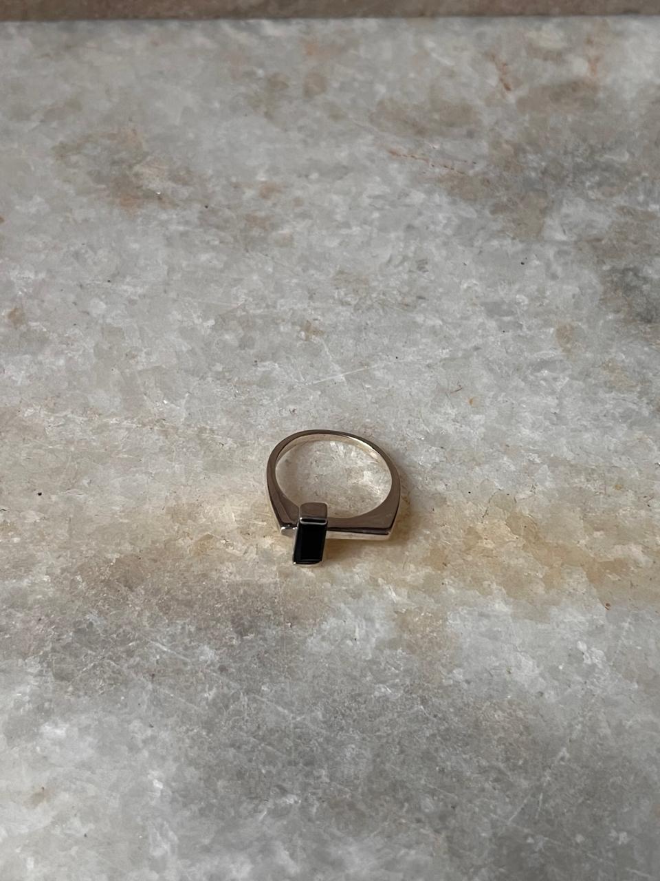 Black Onyx Side Stone Contemporary 925 Sterling Silver Ring