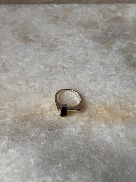 Black Onyx Side Stone Contemporary 925 Sterling Silver Ring