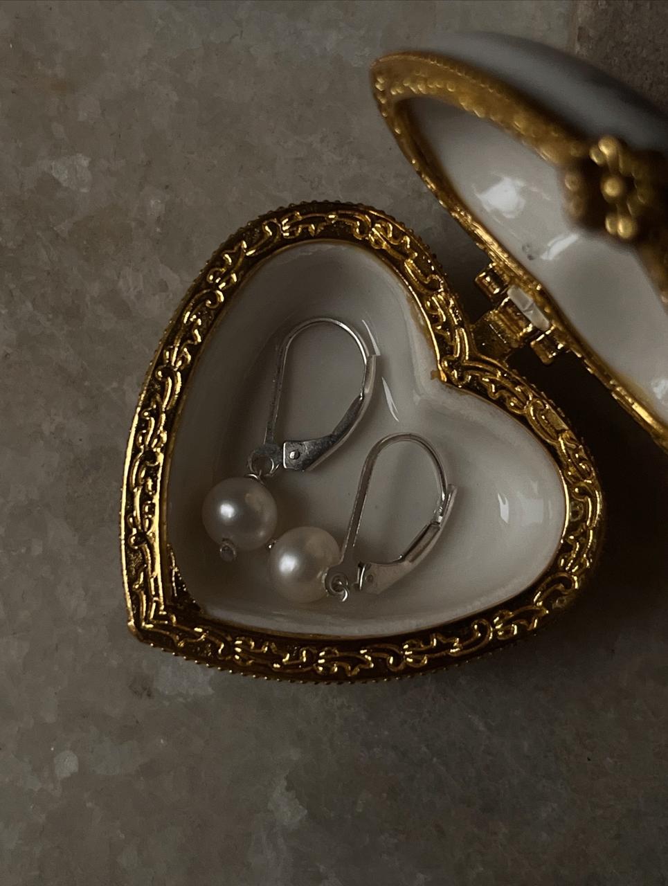 Fresh Water Pearls Round Lever Back 925 Sterling Silver Earring