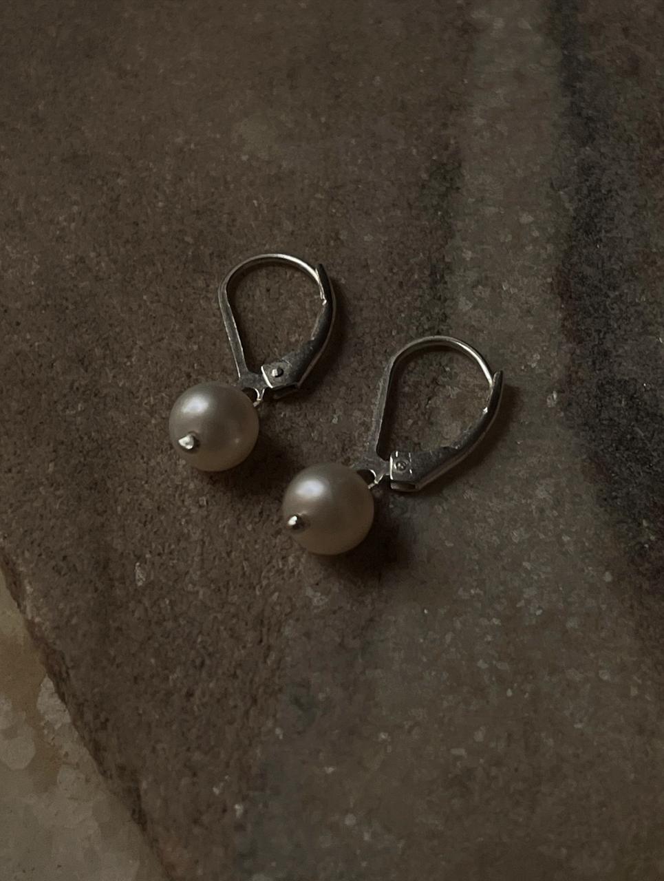 Fresh Water Pearls Round Lever Back 925 Sterling Silver Earring