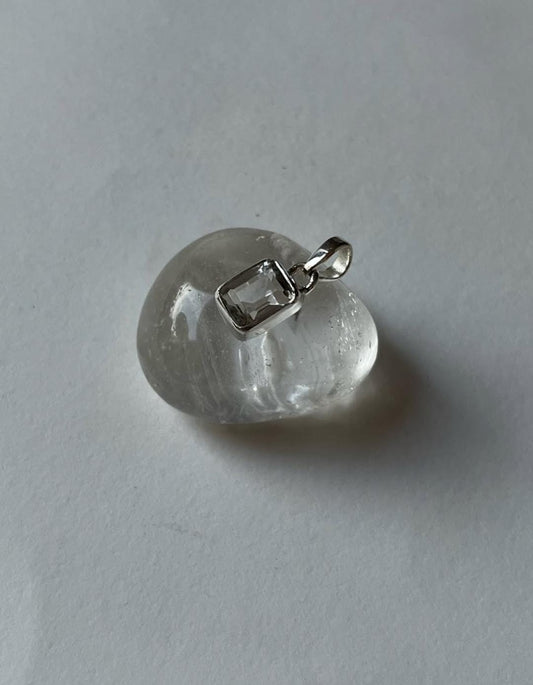 natural clear quartz rectangle cut pendant 925 sterling silver