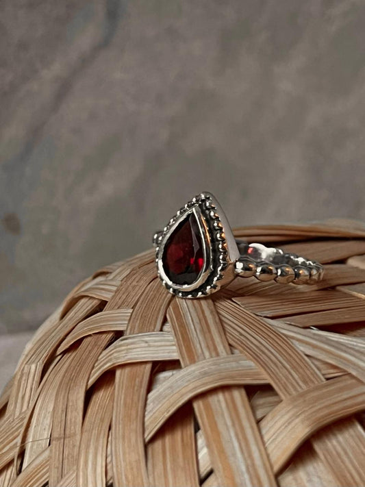 Garnet Pear Dot Band 925 Sterling Silver Ring