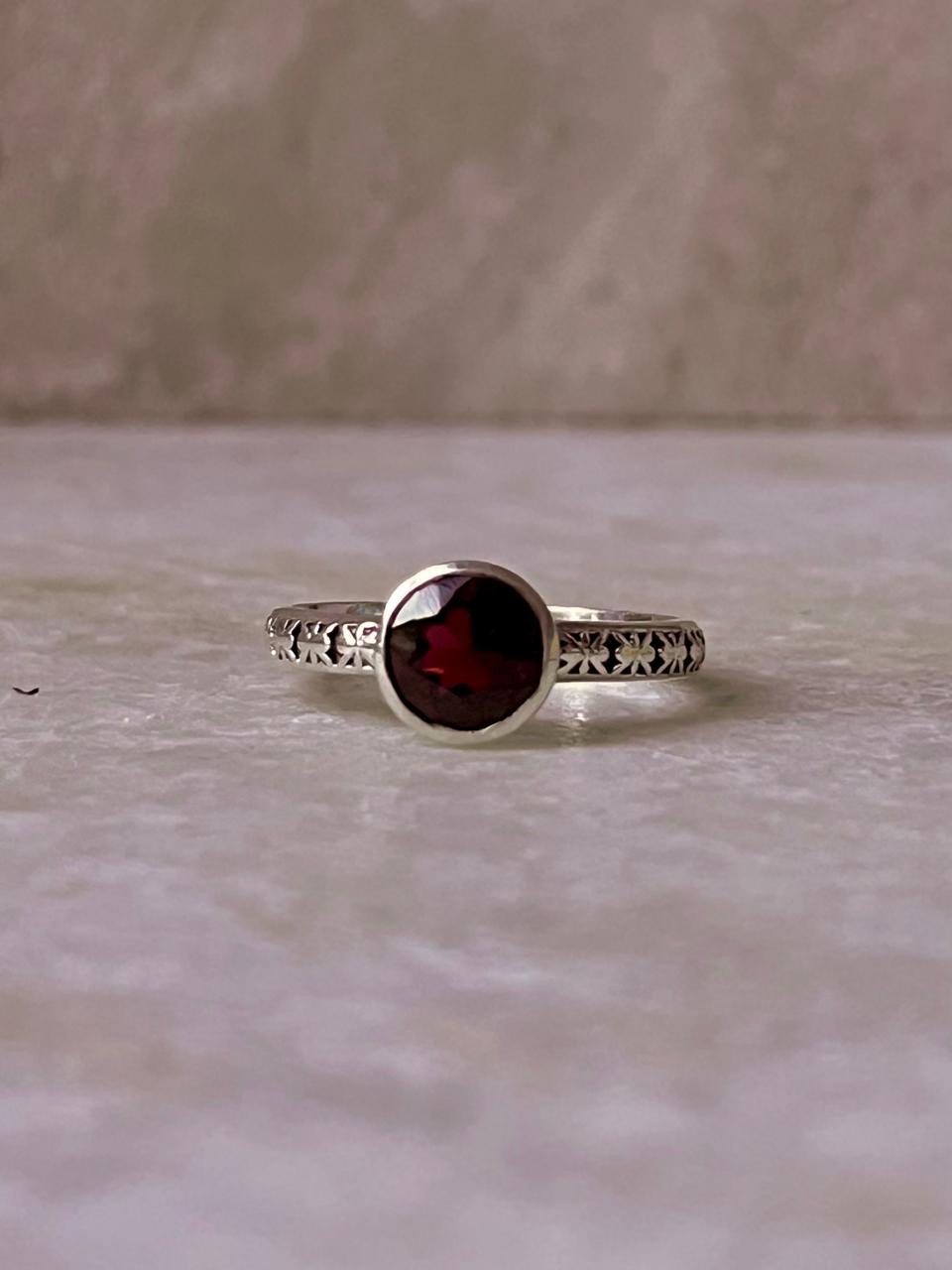 Unique vintage style garnet solitaire sterling silver ring