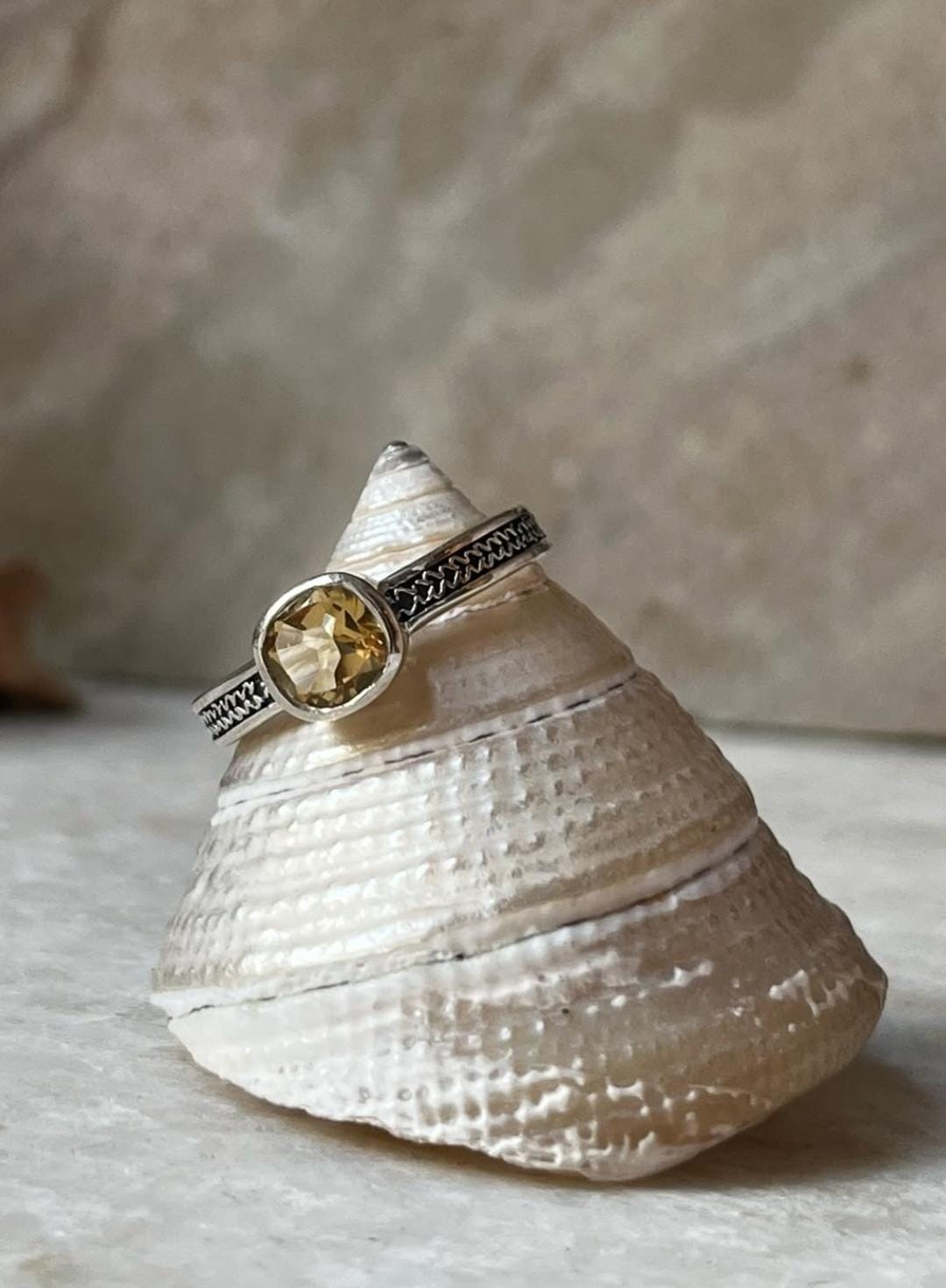 Vintage Inspired Round Citrine Stone 925 Sterling Silver Band Ring