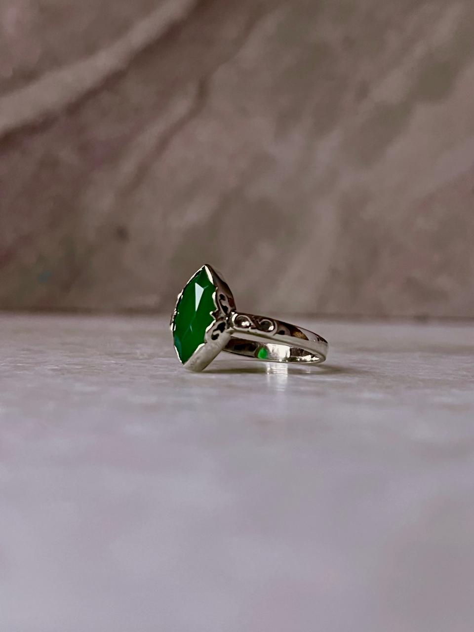 Vintage Style Green Onyx Marquise Gemstone Silver Ring
