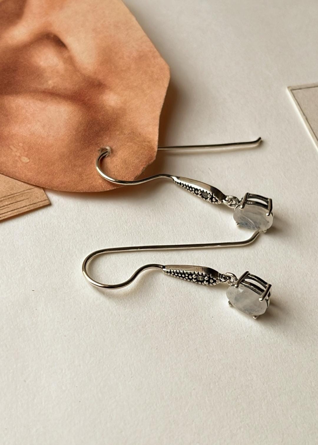 Moonstone Oval Cut Vintage Style 925 Sterling Silver Earrings