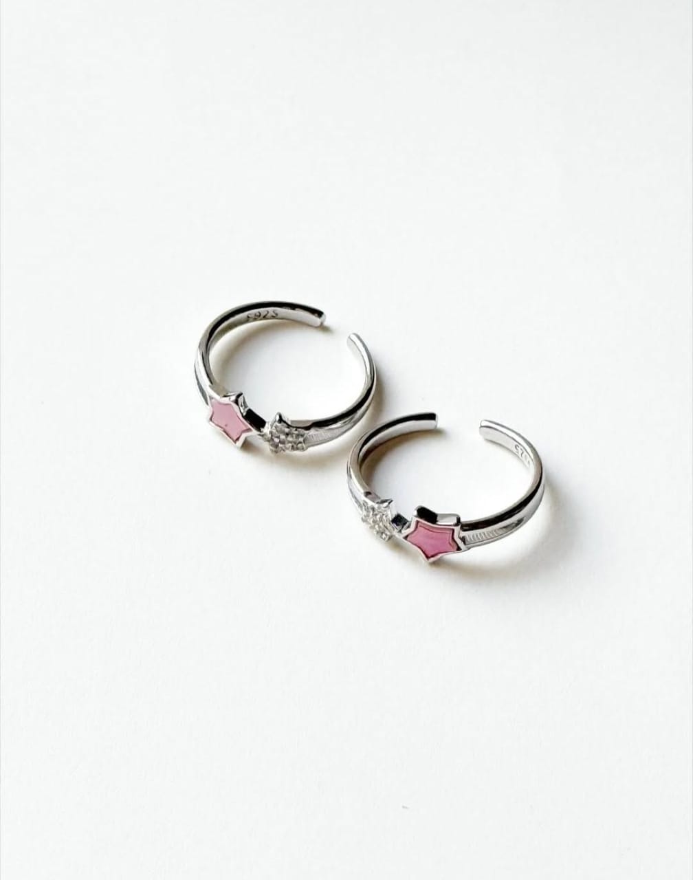 Elegant sterling silver toe ring with CZ star design