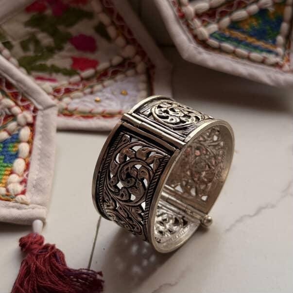 Handcrafted lock style 925 silver cuff with chitai work