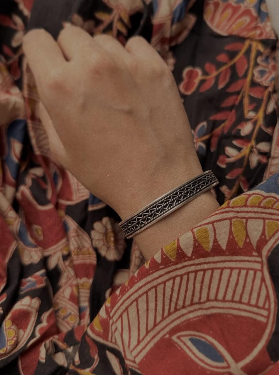 Antique adjustable 925 silver cuff bracelet with rope pattern  