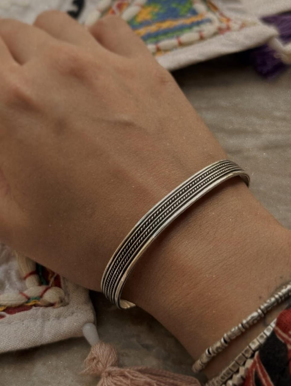 Antique finish adjustable 925 silver cuff bracelet with rope lines